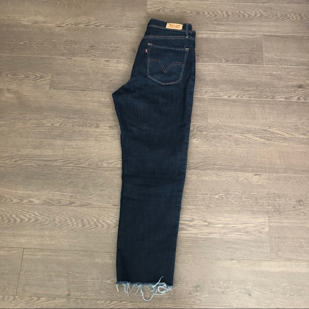 Levi’s Dark Wash - Girlfriend Jeans